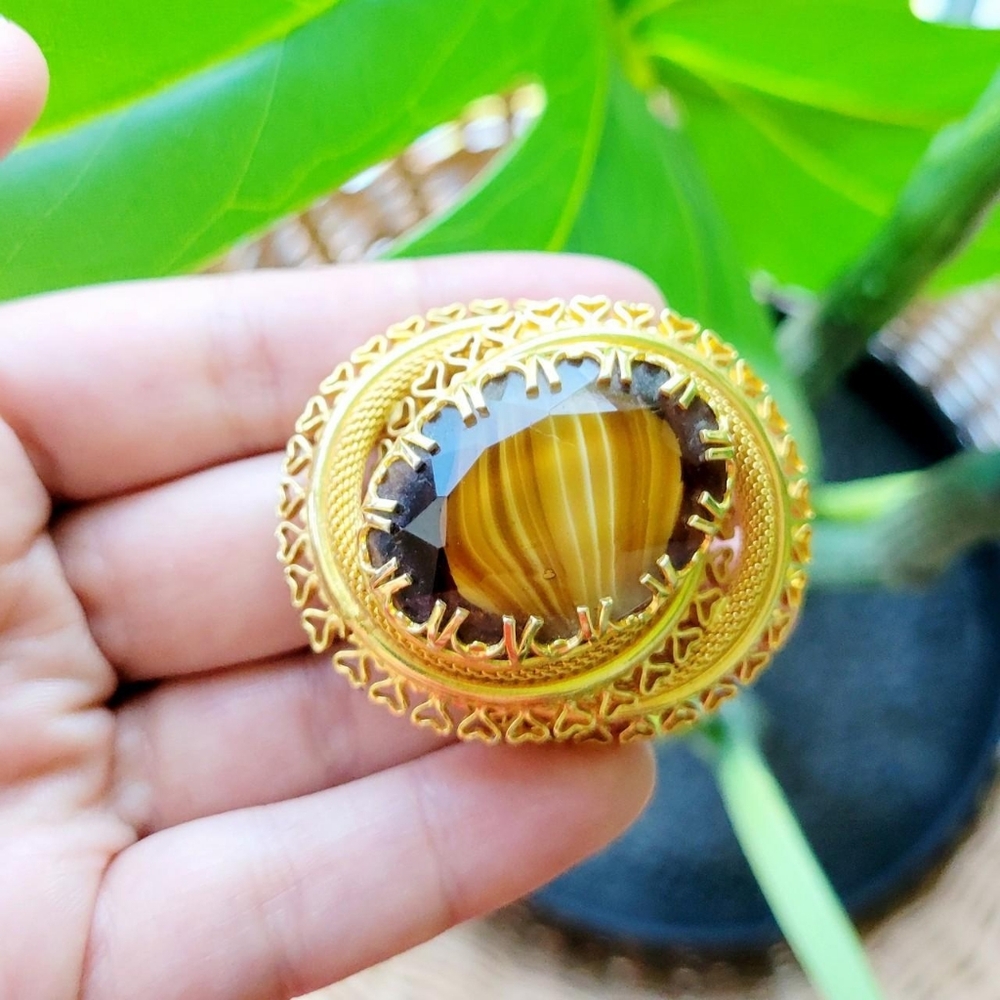 Vintage Classic Tiger's Eye Oval Lapel Cabochon Brooch Pin